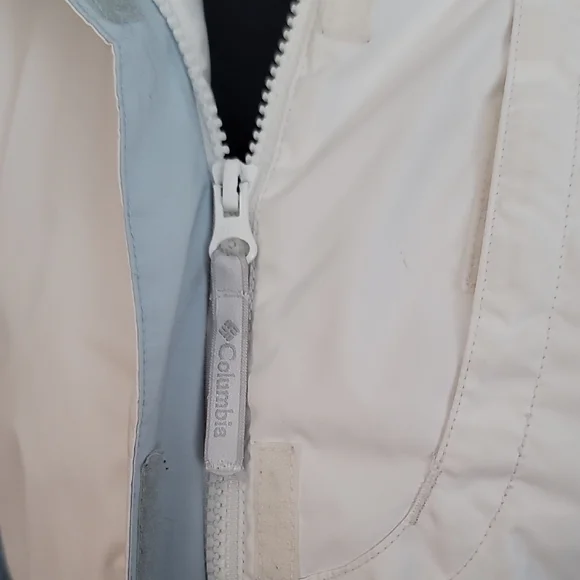 Columbia Women's White and Light Blue Ski Jacket - Picture 16 of 16